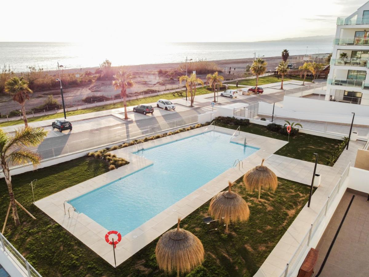 New Beach Front Apartment With Large Balcony Торрокс-Коста Экстерьер фото