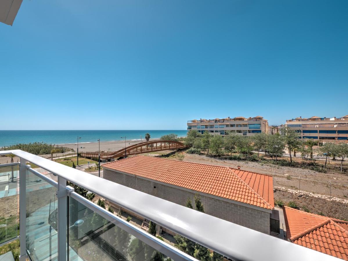 New Beach Front Apartment With Large Balcony Торрокс-Коста Экстерьер фото