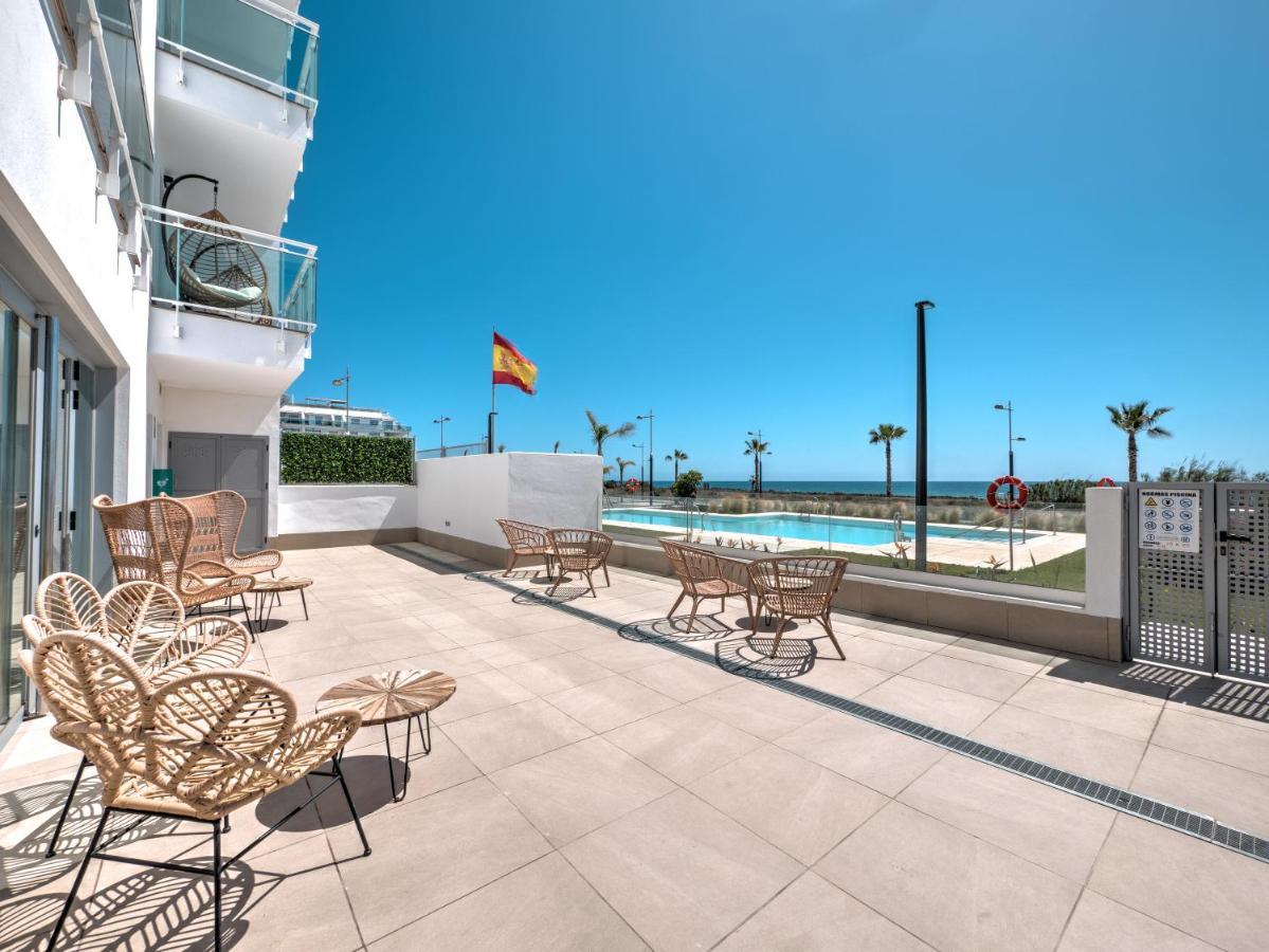 New Beach Front Apartment With Large Balcony Торрокс-Коста Экстерьер фото